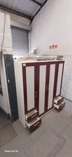 Combo wardrobe for R4000