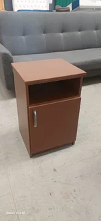 Brown pedestal for only R350