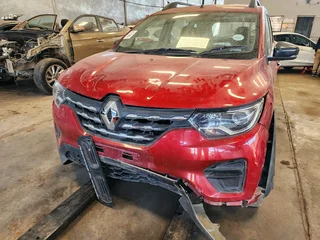 Renault Triber Stripping