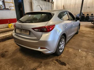 MAZDA 3 Stripping