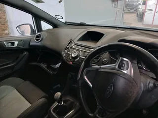 FORD FIESTA ST STRIPPING