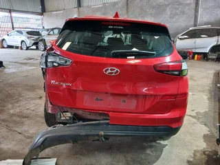 HYUNDAI TUCSON STRIPPING