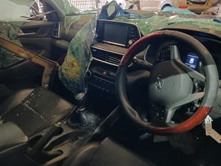 HYUNDAI TUCSON STRIPPING