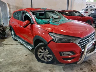 HYUNDAI TUCSON STRIPPING