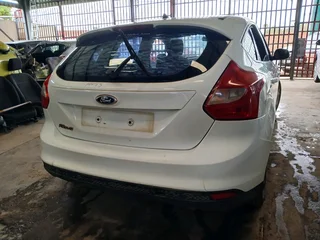 FORD FOCUS STRIPPING
