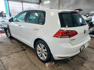 Volkswagen Golf 7 Stripping