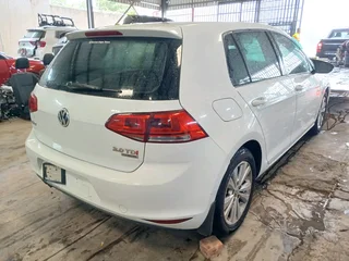 VOLKSWAGEN GOLF 7 STRIPPING