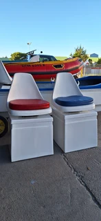 Fiberglass Box With Swivel Seats