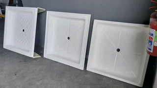 NEW 900 X 900 FIBERGLASS SHOWER TRAYS