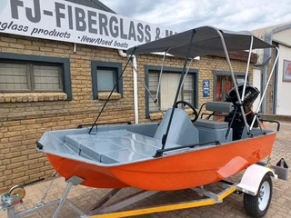 BRAND NEW BUDDY 320 BOATS