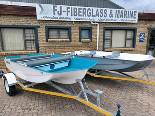 BRAND NEW BUDDY 320 BOATS