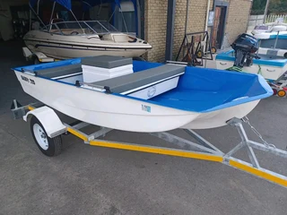 BRAND NEW BUDDY 320 BOATS