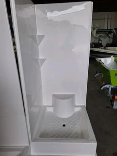 NEW FIBERGLASS SHOWER CUBICLES