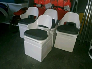FIBERGLASS BOX WITH SWIVEL SEATS