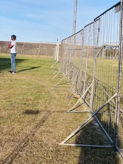 CROWD CONTROL BARRICADES || SPEED FENCING