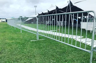 CROWD CONTROL BARRICADES || SPEED FENCING