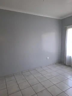 Flat to let 1Bedroom apartment in NewPark Kimberley town