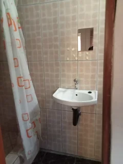 2room in Ntuzuma F eMaromeni R2000