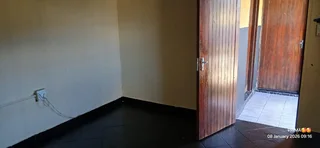 1room in Ntuzuma F eMaromeni R1000