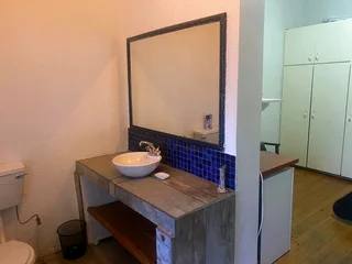 LARGE FURNISHED EN-SUITE