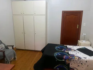 LARGE FURNISHED EN-SUITE