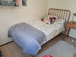 3/4 Metal Bed