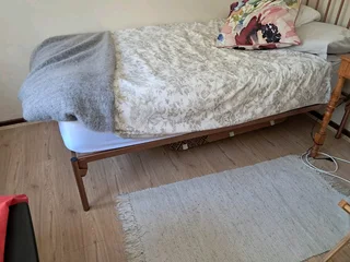 3/4 Metal Bed