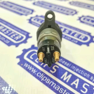 Diesel fuel injector for VW Truck