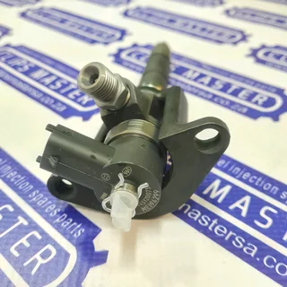 Fuel injector Mitsubishi 4M42