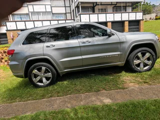 Grand jeep cherokee 2013