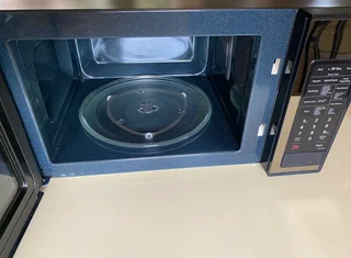 Still New 32L Samsung Microwave with mirror finish for sale &#43; Delivery nearby