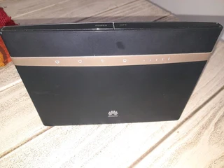 Huawei b525 v s b618 4G LTE WI-FI Router