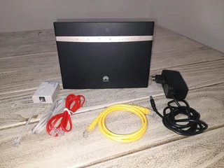 Huawei b525 v s b618 4G LTE WI-FI Router