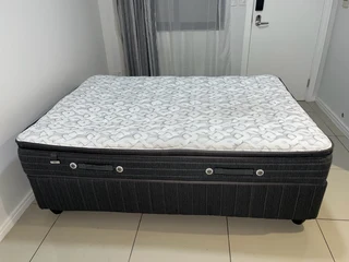 Sealy Posturepedic Alon Medium - Double BED