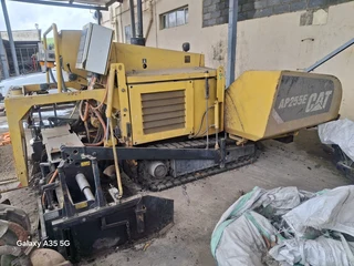 CAT AP255E Asphalt paver