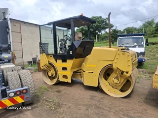 CAT CB434D Roller