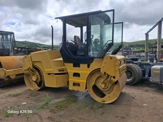 CAT CB434D Roller