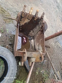 Case Tlb rear bucket