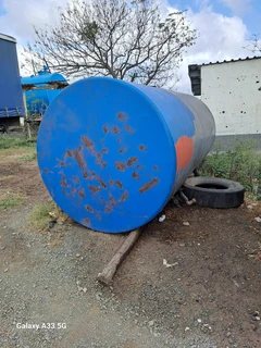 Diesel tank and bowser