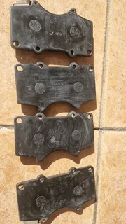 Front brake pads and discs for D4D Fortuner