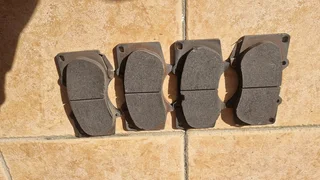 Front brake pads and discs for D4D Fortuner