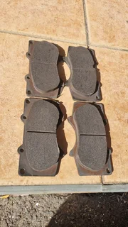 Front brake pads and discs for D4D Fortuner