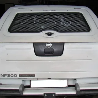Nissan NP300 LOADBIN with TAILGATE |bt|69