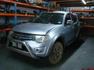 Mitsubishi TriTon Double Cab 3.2 DiD *Stripping for spares* |sp|1