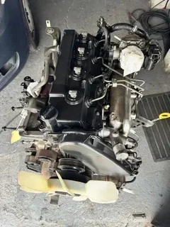 TOYOTA 3.0 D4D 4x2 ENGINE. Complete. *original manufacturer engine*|en|84