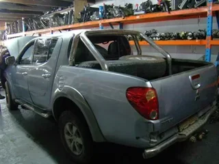 Mitsubishi TriTon Double Cab 3.2 DiD *Stripping for spares* |sp|1