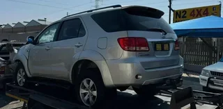 Toyota Fortuner 3.0 D4D 4x2 Manual 2006 *Stripping for spares* |sp|23