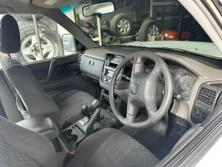 Mitsubishi Pajero 3.2 DiD Gen-3 LWB 4x4 Automatic *stripping for spares* |sp|67
