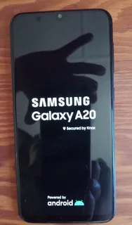 Samsung A20 cellphone in excellent condition