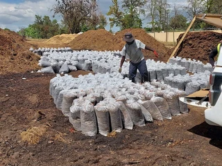 Kraalmanure R25 in 30dm3 bag ::: Nursery